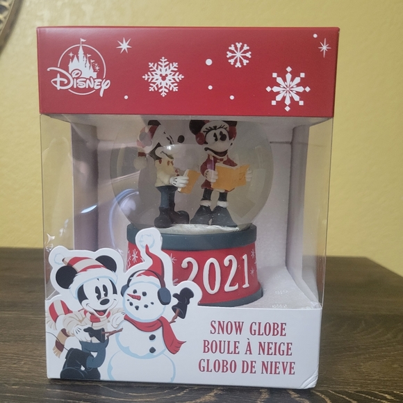 Disney Holiday Disney Snow Globe 22 Mickey Minnie Caroling New